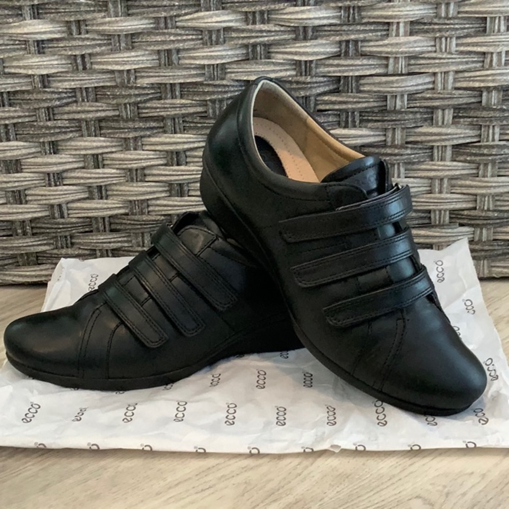 Ecco Abelone 3-strap size 37 in Black